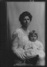 Arnold Genthe / Buckley, B.J., Mrs., and child, portrait photograph / 1908 Nov. 12