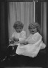 Arnold Genthe / Bastedo, W.A., Mrs., children of, portrait photograph / 1911 Nov. 29