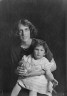 Arnold Genthe / Guthridge, Charles, Mrs., and child, portrait photograph / 1921 Nov. 22