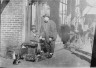 Arnold Genthe / The tinkers, Chinatown, San Francisco / between 1896 and 1906