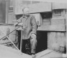 Arnold Genthe / The shoe maker, Chinatown, San Francisco / between 1896 and 1906