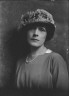 Arnold Genthe / Neeser, Randolph, Mrs., portrait photograph / 1917 Oct. 15