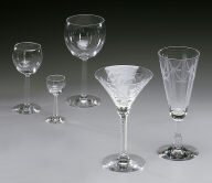 'No. 476' shape wine goblet with 'Moderne' pattern decoration