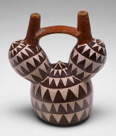 Vessel in the form of achira root