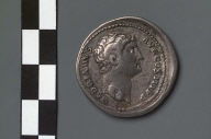 Cistophorus with bust of Hadrian