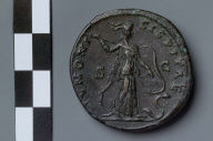 Sestertius with bust of Antoninus Pius