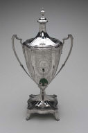 Urn