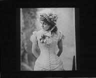 Portrait photograph of an unidentified woman