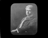 Portrait photograph of Frank Norris