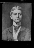 Norris, Frank, portrait photograph