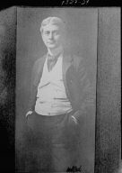 Norris, Frank, portrait photograph