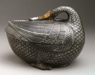 Pan box in the shape of a duck