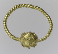 Pair of earrings