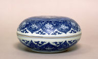 Blue and White Circular Bowl with Cover, Floral-Motif